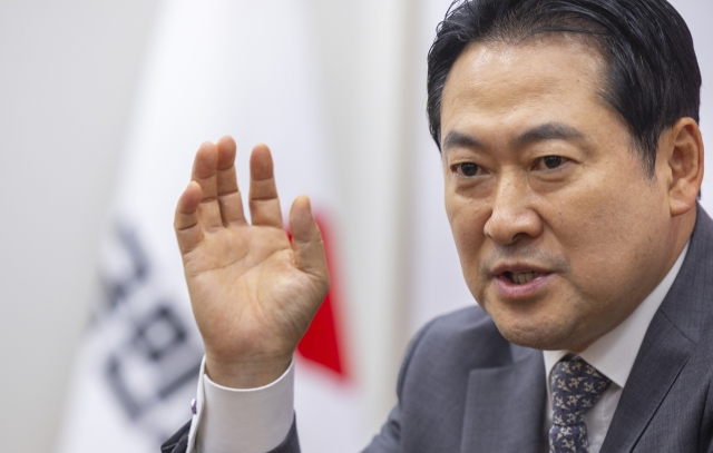 국민의힘 장동혁 대표가 지난 5일 국회 내 대표실에서 연합뉴스와 가진 인터뷰에서 향후 정국 전망과 당 운영 방안에 대해 말하고 있다. 연합뉴스
