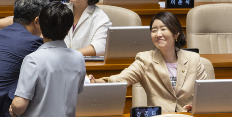 강선우 