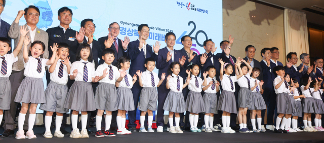 경북도는 5일 도청 신도시에 있는 안동 스탠포드 호텔에서 2045년 광복 100주년을 준비하는 