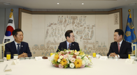 與·野 서로 손은 잡았으나…대화·타협 실마리 못 찾아
