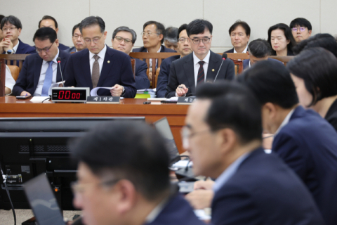 李정부 확장 재정에 빚 눈덩이…석 달 새 한은서 150조원 빌려 써