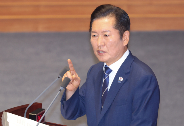 더불어민주당 정청래 대표가 9일 서울 여의도 국회에서 열린 본회의에서 교섭단체 대표연설을 하고 있다. 연합뉴스