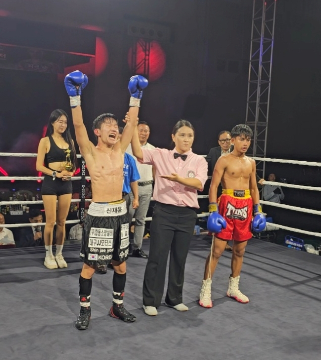 신재윤이 7일 충남 청양에서 열린 WBF 아시아퍼시픽 라이트플라이급 경기에 출전해 태국의 수완사르드를 꺾고 승전고를 울렸다. 수성아트복싱 제공
