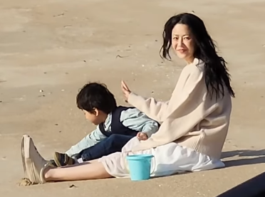 드라마 촬영 중인 고현정과 아역배우 조세웅. 인스타그램
