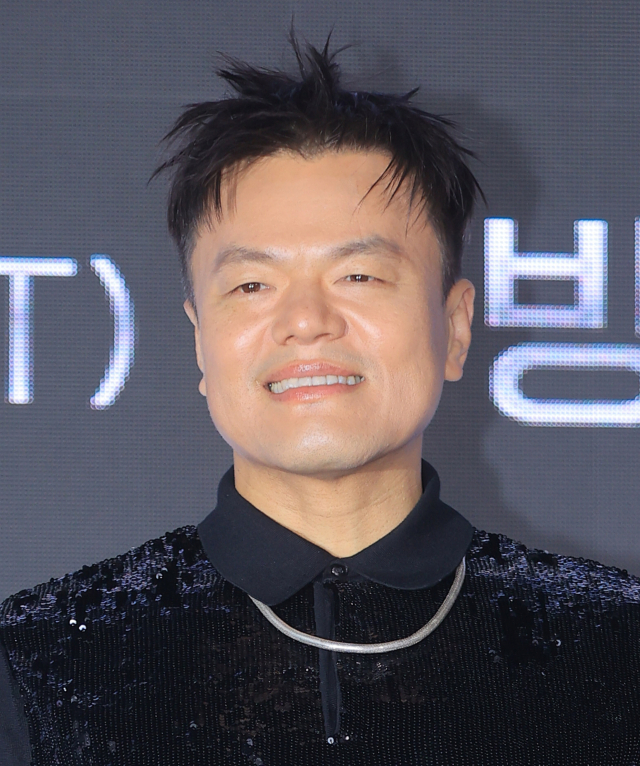 대통령실은 9일 이재명 대통령이 대중문화교류위원 공동위원장에 최휘영 문체부 장관과 박진영 JYP엔터테인먼트 창의성총괄책임자 및 대표 프로듀서를 임명했다고 전했다. 연합뉴스