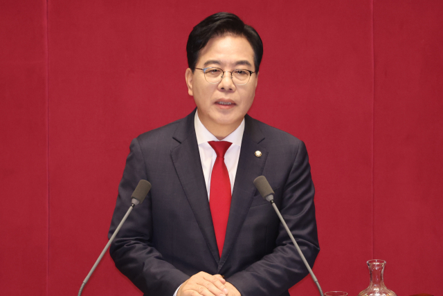 국민의힘 송언석 원내대표가 10일 서울 여의도 국회에서 열린 본회의에서 교섭단체 대표 연설을 하고 있다. 연합뉴스