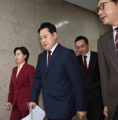 美 전세기 출발 연기…장동혁 