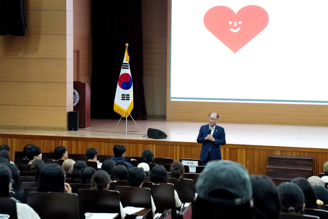 영남이공대 이재용 총장이 인사말을 하고 있다. 영남이공대 제공