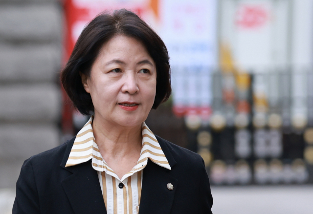 국회 탄핵소추위원장인 추미애 법제사법위원장이 9일 서울 종로구 헌법재판소 대심판정에서 열린 조지호 경찰청장 탄핵심판 사건 첫 변론기일에 출석하고 있다. 연합뉴스