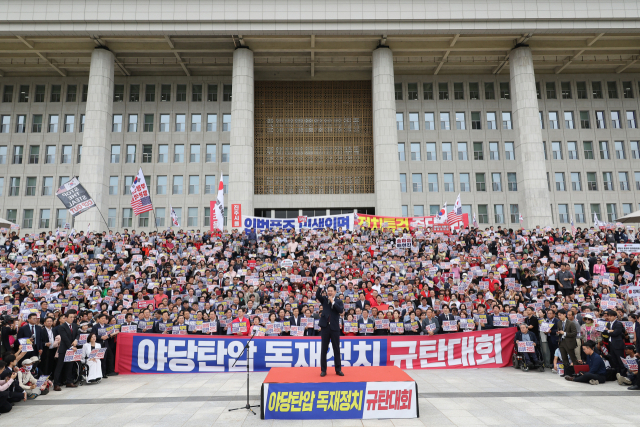 국민의힘 장동혁 대표가 12일 서울 여의도 국회 본청 앞 계단에서 열린 