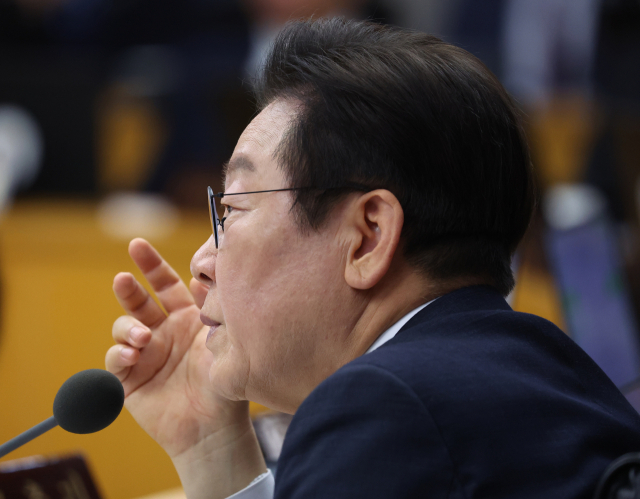 이재명 대통령이 16일 정부세종청사에서 열린 제42회 국무회의에서 발언하고 있다. 연합뉴스