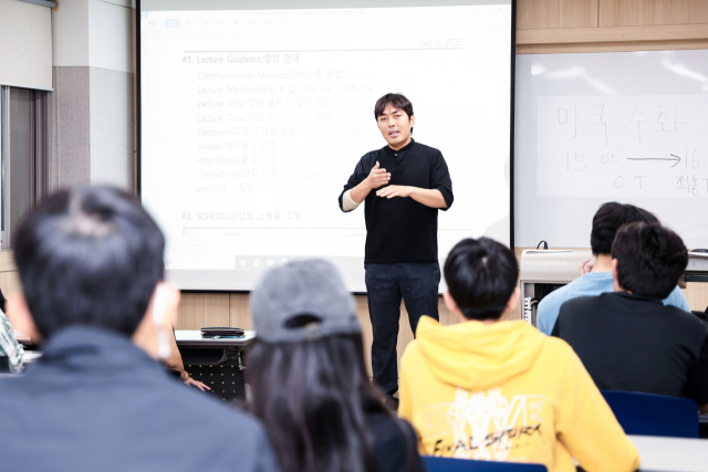 허세영 교사 대구대 미국 수어 수업 강의 모습. 대구대 제공