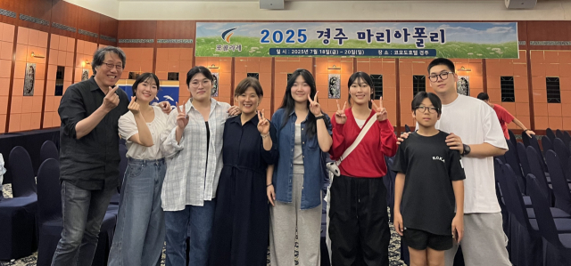 (왼쪽부터)아빠 박성백 씨, 둘째 하영, 첫째 하람, 엄마 김지현 씨, 다섯째 하윤, 네째 하온, 막내 하준, 셋째 하진. 박성백 씨 제공