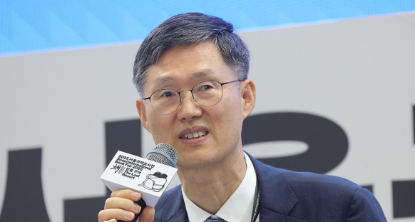 문형배 , 내란재판부 논란 불가피…李대통령 우회 비판