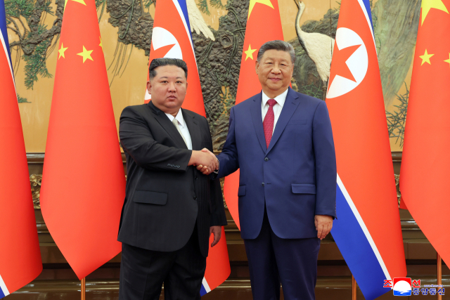 전승절 80주년 열병식 참석을 위해 중국을 방문한 김정은 북한 국무위원장이시진핑 중국 국가주석과 양자회담을 개최했다. 연합뉴스