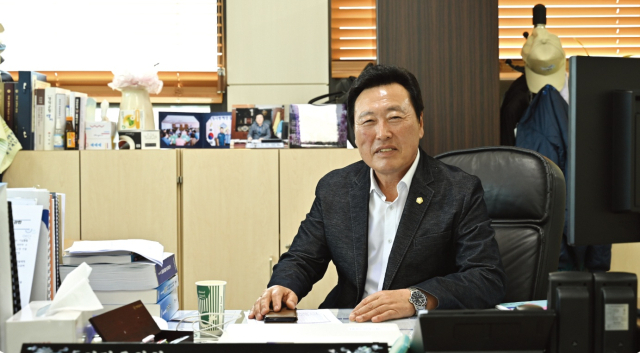 손덕수 영덕군의원. 영덕군의회 제공