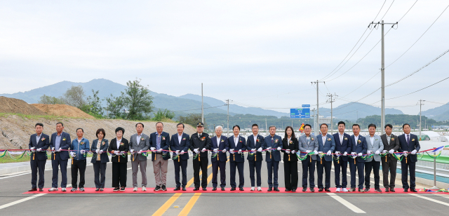 성주군은 24일 국도33호선 월항나들목과 성주2산업단지 연결도로 개통식을 가졌다. 성주군 제공