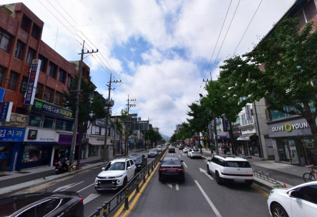 전선지중화사업이 완료 되기전 상주 서문사거리 모습. 상주시 제공