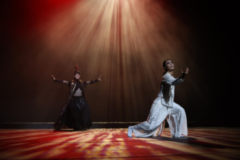 한국전통창작춤극 '신령한 탈 이야기-하회' 무대에