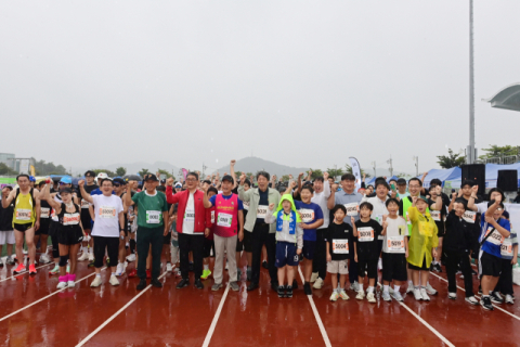 2025 봉화송이전국마라톤대회, 3천500여 건각들 가을비 속 달렸다