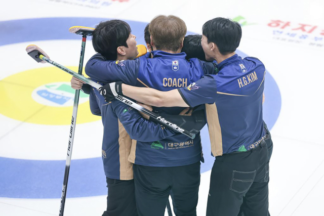경일대 컬링부가 주니어 국가대표로 선발돼 내년 세계선수권대회에 출전한다. 경일대 제공