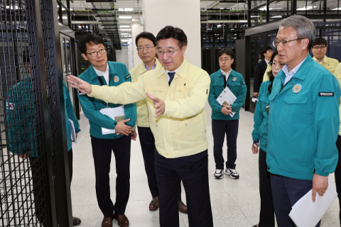 전산망 복구율 11%대 불과…한달간 '민원 대란' 불가피