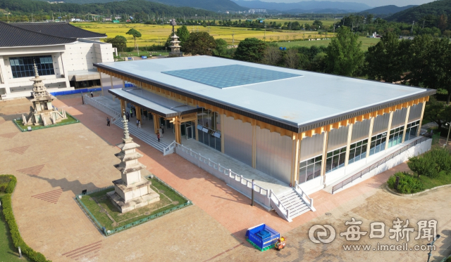 30일 국립경주박물관 중앙 마당에 자리한 부속건물. 각국 정상과 경제인들을 위한 부대 행사장으로 쓰일 예정이다. 안성완 기자