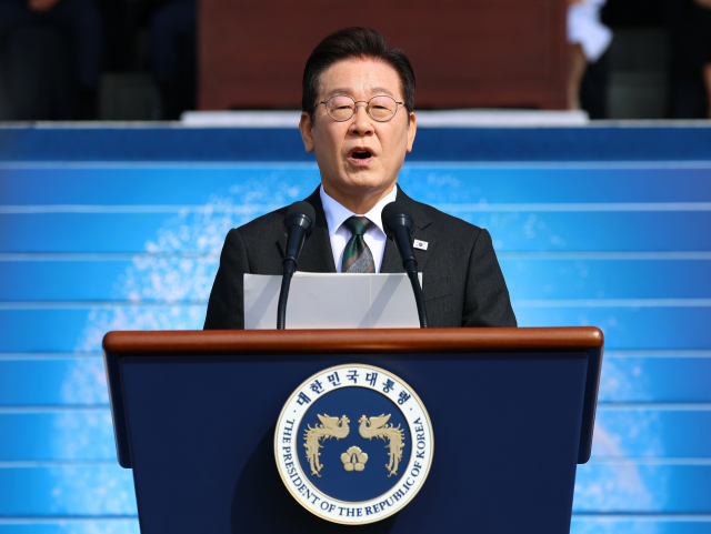 이재명 대통령이 1일 충남 계룡대 대연병장에서 열린 건군 77주년 국군의 날 행사에서 기념사를 하고 있다. 연합뉴스
