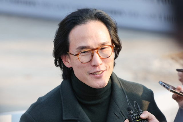 지난 3월 스테판 윙켈만 람보르기니 회장과 면담하기 위해 서울 광진구 파이팩토리 스튜디오로 들어서는 조현범 한국타이어앤테크놀로지 회장. 연합뉴스