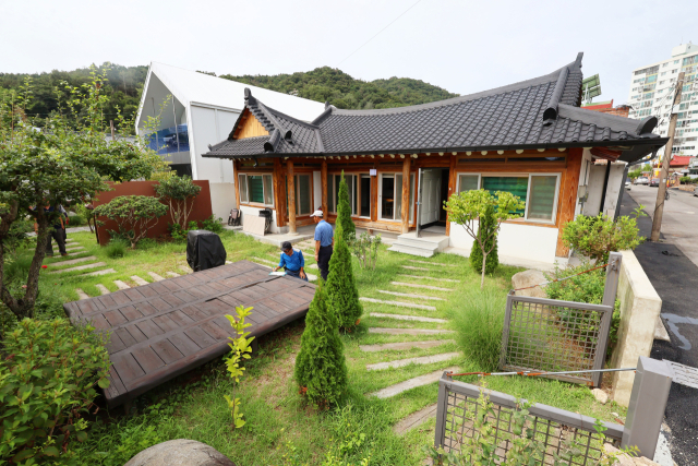 8일 전남 순천시 저전동 마을호텔 