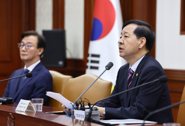 구윤철 부총리 겸 기획재정부 장관이 2일 정부서울청사에서 열린 경제관계장관회의에서 발언하고 있다. 연합뉴스