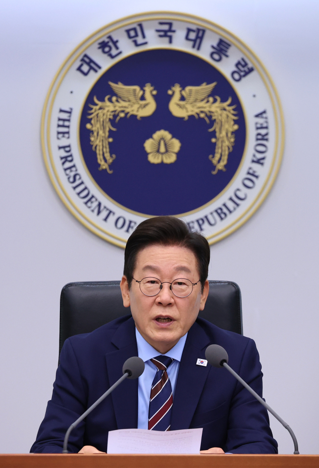 이재명 대통령이 2일 용산 대통령실에서 열린 수석보좌관회의에서 발언하고 있다. 연합뉴스