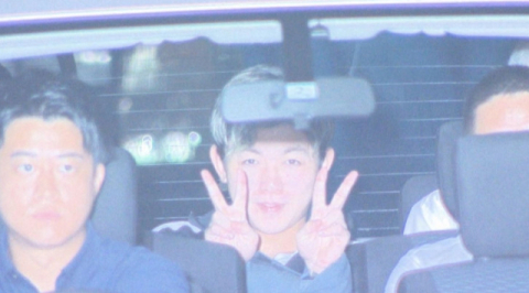 여친의 딸 손발 묶고 성추행한 20대 男, '웃으며 브이'까지…日 발칵