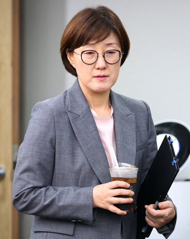 김현지 대통령실 제1부속실장이 지난 10월 2일 용산 대통령실에서 열린 수석보좌관회의에 참석하고 있다. 연합뉴스