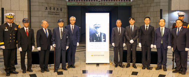 전쟁기념사업회는 2일 전쟁기념관 중앙홀에서 10월 호국인물로 선정된 박옥규 제독을 기리는 현양행사를 개최했다. 사업회 제공