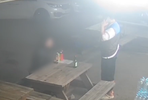 먼곳 찾아와 소주 한병 산 여성…점주가 20분동안 붙잡은 이유