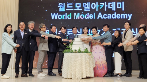 한복 패션쇼와 함께한 새로운 시작, 대구가톨릭대 월드모델 아카데미