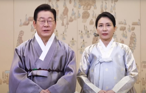 성묘길 나선 李 대통령, 
