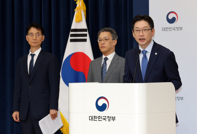 김경수 지방시대위원장이 30일 정부세종청사 민원동 공용브리핑실에서 