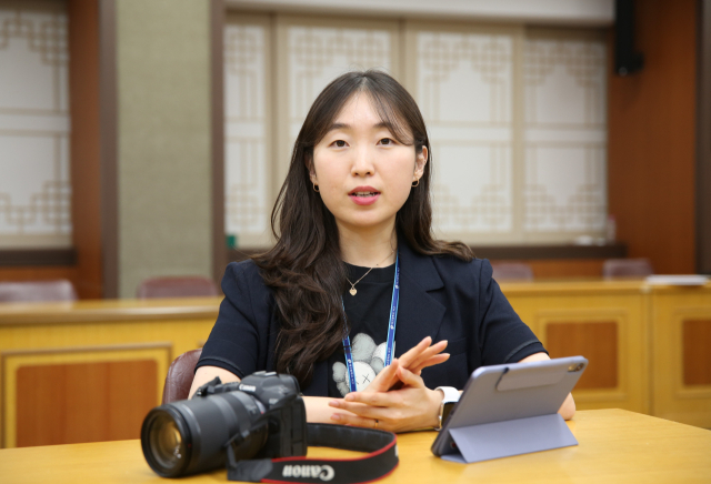 김표경 주무관이 대구 서구청 대회의실에서 정책홍보에 대한 소신을 밝히고 있다. 김도훈 기자