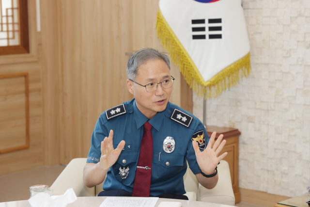 오부명 경북경찰청장이 지난달 29일 2025 아시아·태평양 경제협력체(APEC) 정상회의 개최 준비 상황을 설명하고 있다. 경북경찰청 제공.