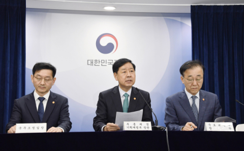 이재명 정부, '삼중 규제지역' 지정…133일간 세 번째 부동산 대책