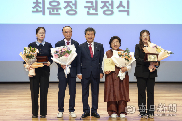 14일 경북 울릉군 한마음회관에서