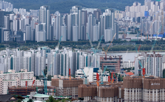10월 9일 서울 남산에서 바라본 서초·용산 일대 아파트 모습. 연합뉴스