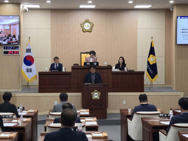 대구 동구의회 김상호 구의원은 지난 14일 열린 제347회 대구광역시 동구의회 임시회 제1차 본회의에서 지난달 벌어진 국가기관과 타 당을 향한 자신의 욕설 파문에 관해 공개 사과했다. 김지효 기자
