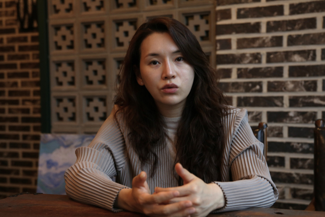 13일 박유신 포항국제음악제 예술감독이 음악제와 관련한 자신의 생각을 들려주고 있다. 김도훈 기자
