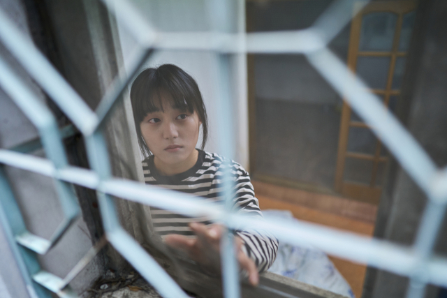 출판사 무제의 대표 배우 박정민과 오정미 작가. 유튜브 채널