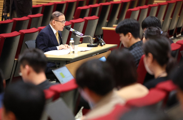 위성락 국가안보실장이 15일 용산 대통령실에서 최근 캄보디아에서 발생한 한국인 대상 납치·감금 범죄 대응 현황 관련 브리핑을 하고 있다. 연합뉴스