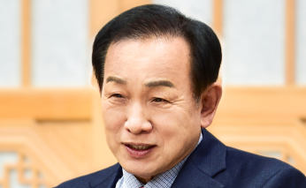 '비위 의혹 직원 사직 처리' 신현국 문경시장 1심서 실형
