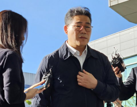 동부지검 출근한 백해룡 